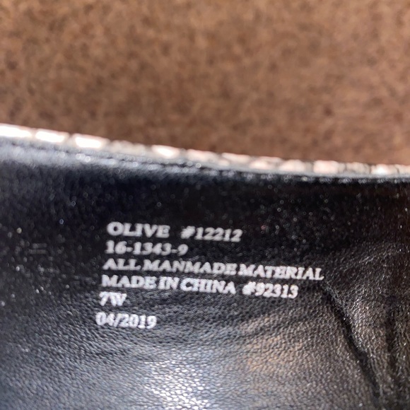 COMFORTVIEW The Olive Flat snakeskin shoes size 7W NWOB - Picture 7 of 8